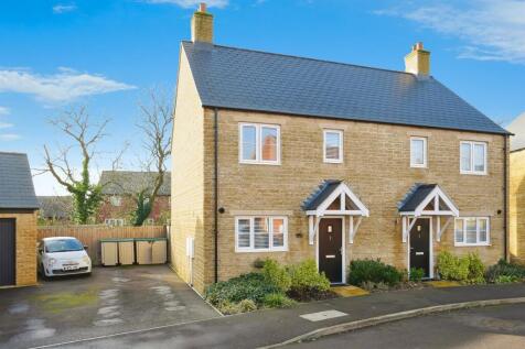 2 bedroom semi-detached house for sale