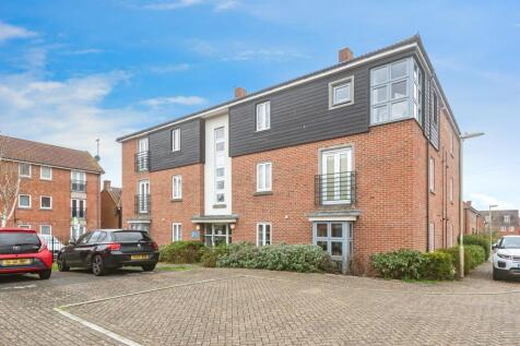 1 bedroom ground floor flat for sale