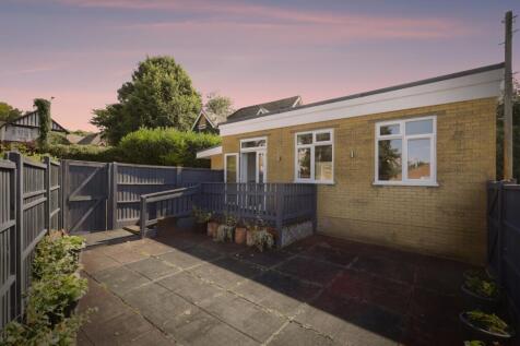 2 bedroom detached house for sale