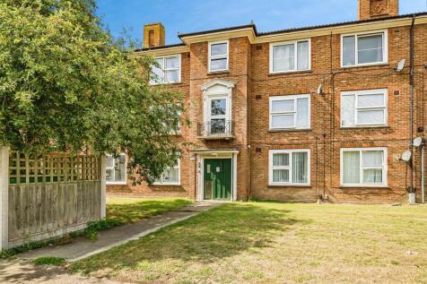 1 bedroom ground floor flat for sale