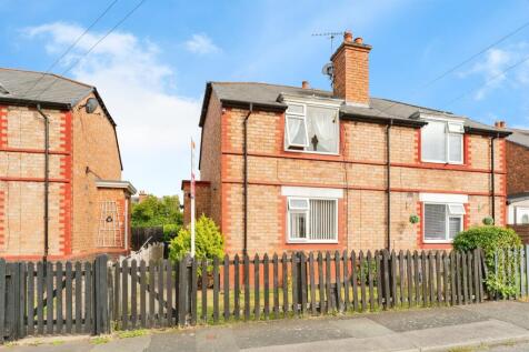 2 bedroom town house for sale
