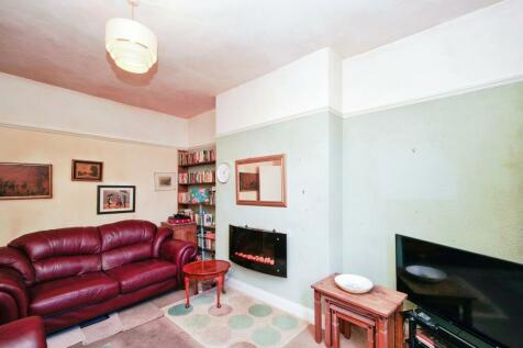 2 bedroom ground floor flat for sale