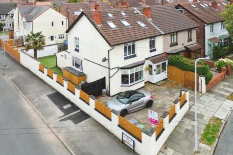4 bedroom semi-detached house for sale