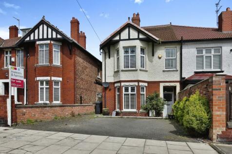 4 bedroom semi-detached house for sale