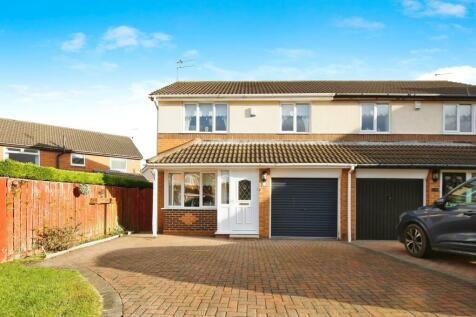 3 bedroom semi-detached house for sale