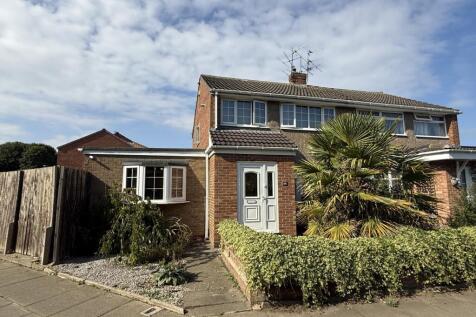 2 bedroom semi-detached house for sale