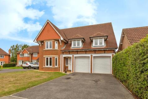 5 bedroom detached house for sale