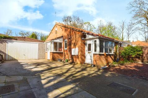 2 bedroom semi-detached bungalow for sale