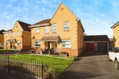 2 bedroom semi-detached house for sale