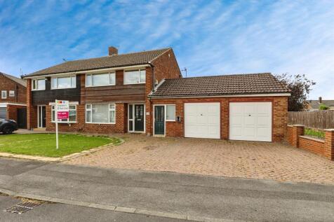 3 bedroom semi-detached house for sale