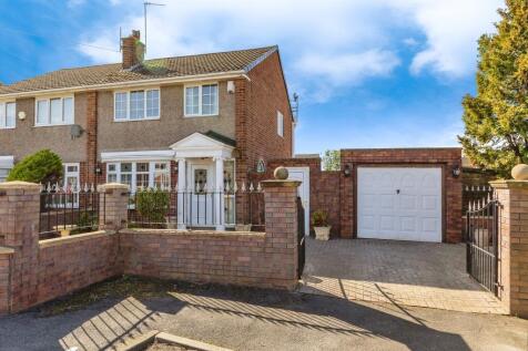 3 bedroom semi-detached house for sale