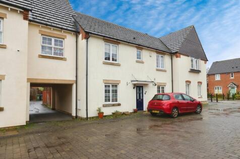 4 bedroom link detached house for sale