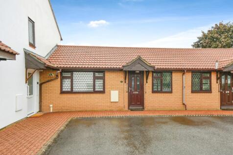 2 bedroom terraced bungalow for sale