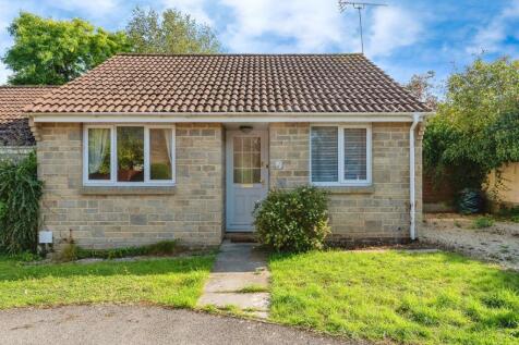 2 bedroom semi-detached bungalow for sale