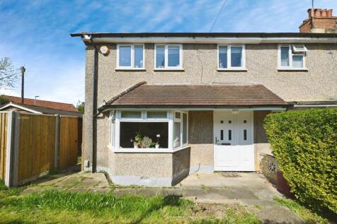 3 bedroom end of terrace house for sale