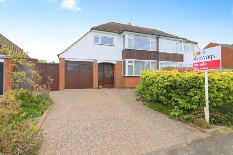 3 bedroom semi-detached house for sale