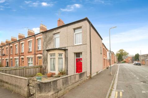 3 bedroom end of terrace house for sale
