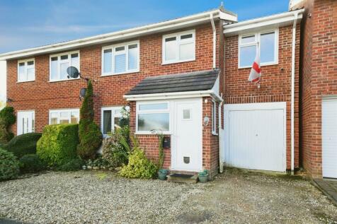 4 bedroom semi-detached house for sale