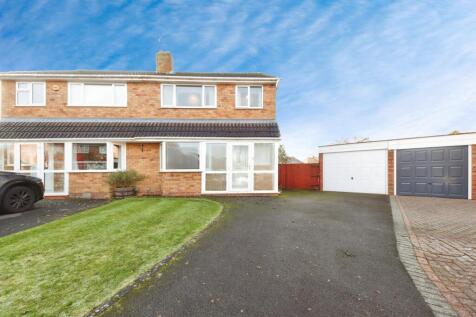 3 bedroom semi-detached house for sale