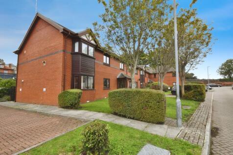2 bedroom ground floor flat for sale