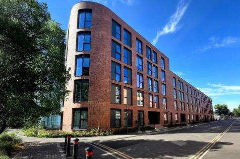 Studio flat for sale