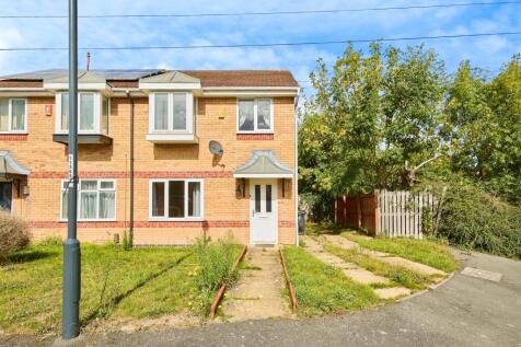 3 bedroom semi-detached house for sale