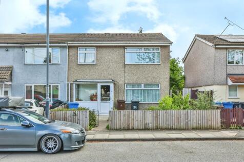 3 bedroom end of terrace house for sale