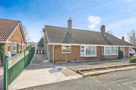 3 bedroom semi-detached bungalow for sale