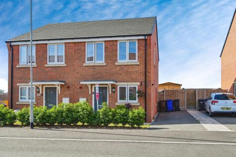 2 bedroom semi-detached house for sale