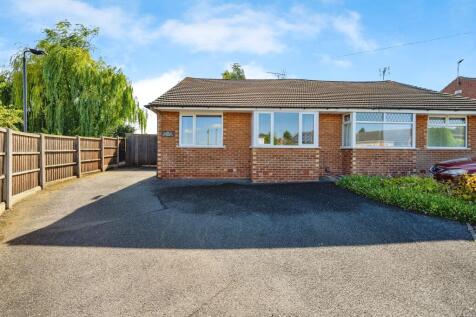2 bedroom semi-detached bungalow for sale