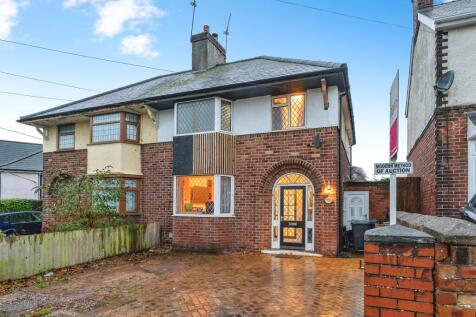 3 bedroom semi-detached house for sale