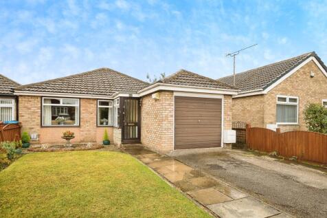2 bedroom semi-detached bungalow for sale