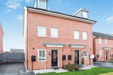 3 bedroom semi-detached house for sale