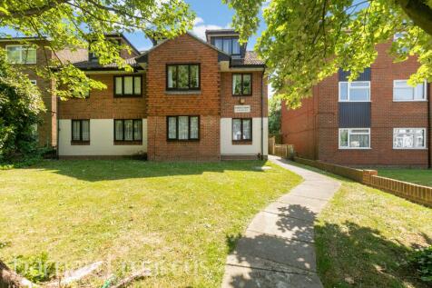 1 bedroom ground floor flat for sale