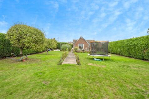 2 bedroom detached bungalow for sale