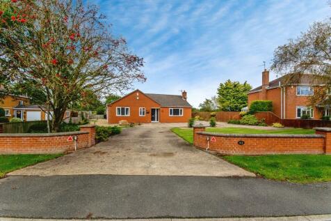 4 bedroom detached bungalow for sale