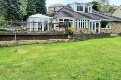 6 bedroom detached bungalow for sale