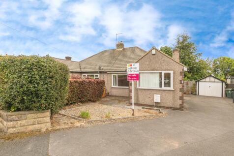 2 bedroom semi-detached bungalow for sale