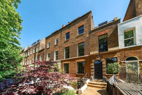 3 bedroom flat for sale