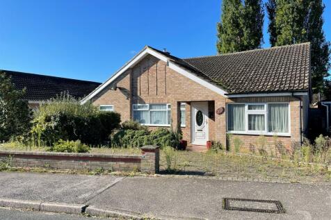 4 bedroom detached bungalow for sale