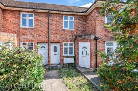 2 bedroom maisonette for sale