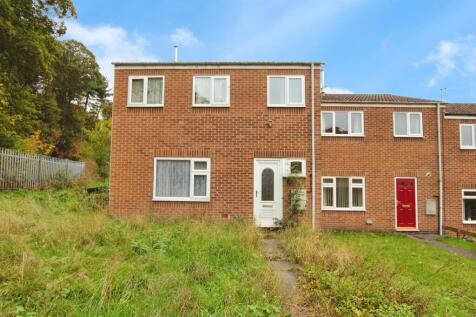 4 bedroom end of terrace house for sale