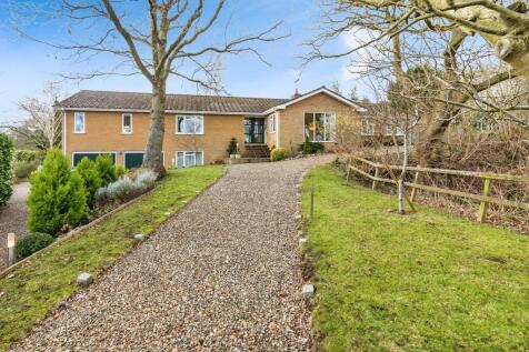 4 bedroom detached bungalow for sale