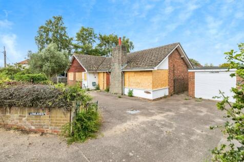 4 bedroom detached bungalow for sale