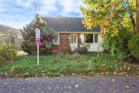 2 bedroom semi-detached bungalow for sale