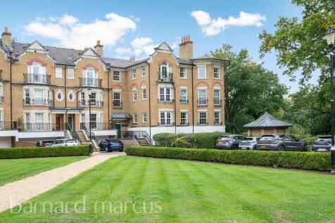 3 bedroom flat for sale