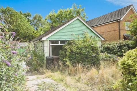 2 bedroom detached bungalow for sale