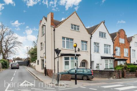 5 bedroom end of terrace house for sale