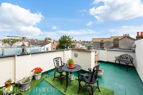4 bedroom maisonette for sale