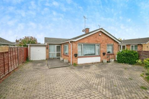 2 bedroom detached bungalow for sale